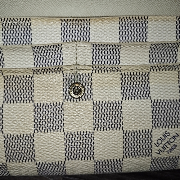 Louis Vuitton Damier Azur Sarah Wallet - Picture 9 of 11